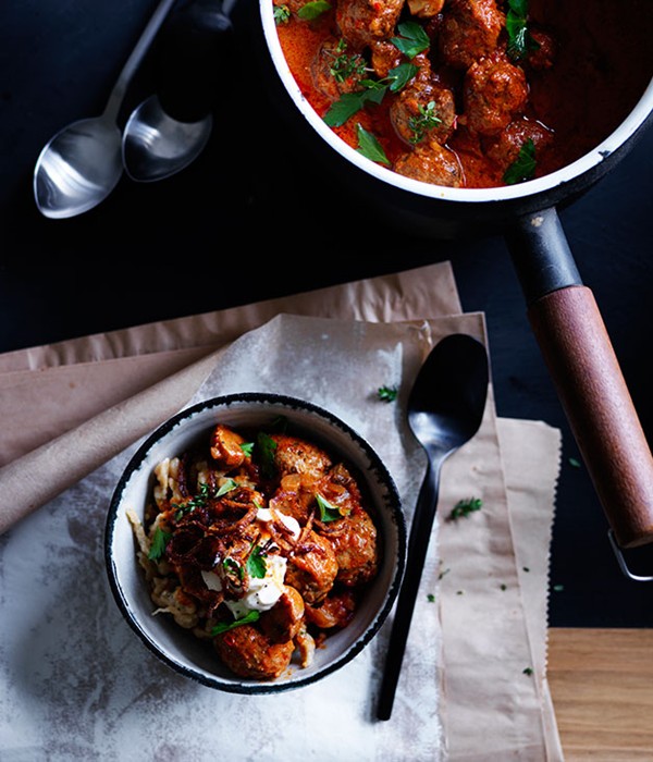 Paprika beef meatballs with sour cream and crisp onion