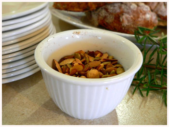 Paprika nuts mix