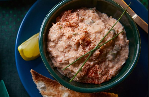 Paprika-spiced crab pâté