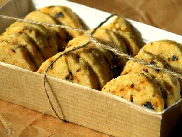 Parmesan and sun-dried tomato bites