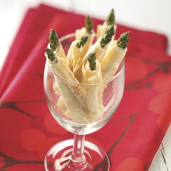 Parmesan asparagus roll-ups