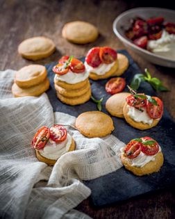 Parmesan shortbread with slow-roasted tomatoes