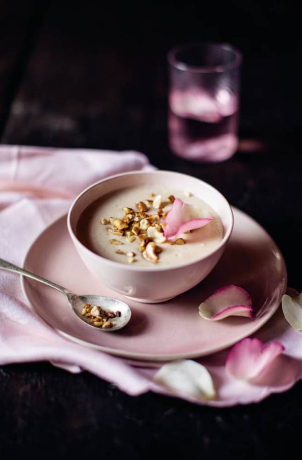 Parsee semolina pudding (Doodh no rawo)