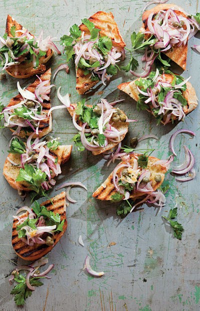 Parsley and onion salad 