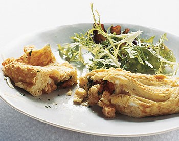 Parsley-crouton omelets with Gruyère