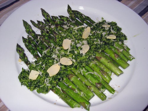 Parsley pesto on asparagus