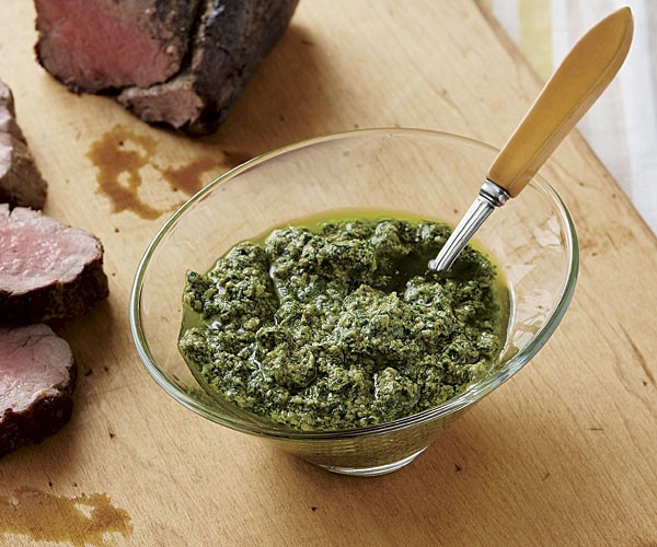 Parsley-walnut sauce