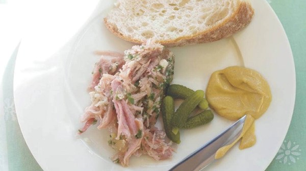 Parsleyed ham with white wine jelly