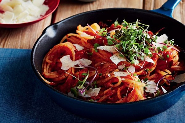 Parsnip spaghetti all'Amatriciana