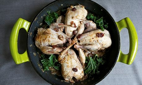 Partridge with raisins and cinnamon
