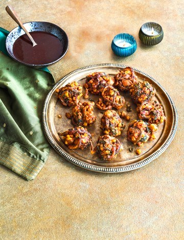 Party pakoras with tamarind dipping sauce