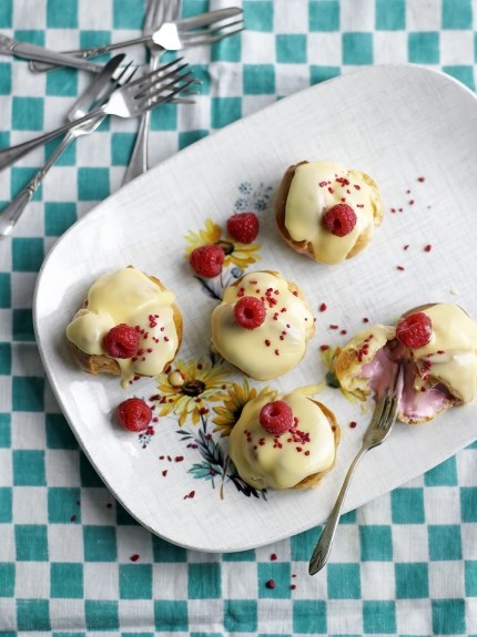 Passion-berry choux buns