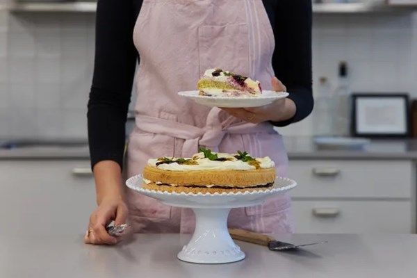 Passion fruit cake with blueberry jam