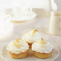 Passion fruit meringue tartlets