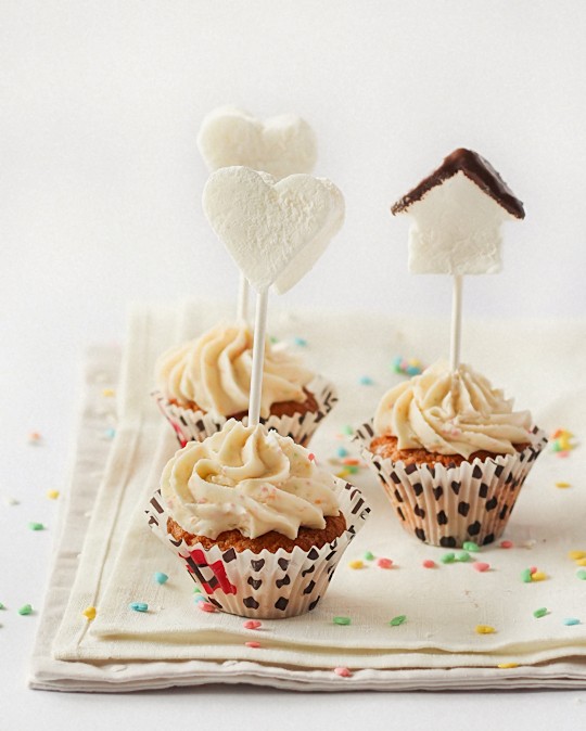 Passionfruit cupcakes, fizzy candy icing and passionfruit marshmallows