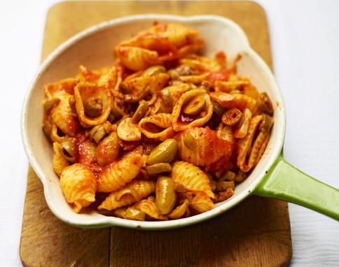 Pasta & green olives