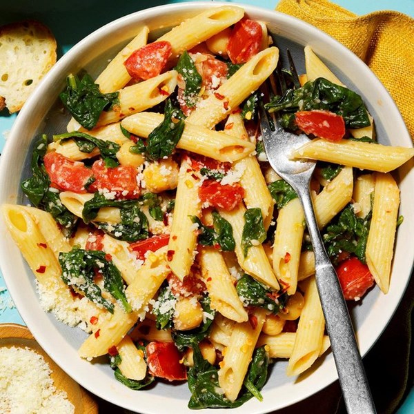 Pasta & veggies in garlic sauce