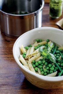 Pasta and pea salad