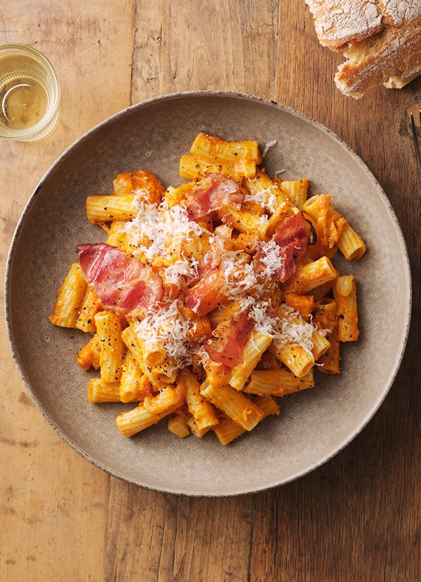 Pasta Garofalo elicoidali with pumpkin, scamorza and prosciutto