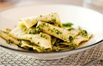 Pasta handkerchiefs (fazzoletti) with chunky pesto
