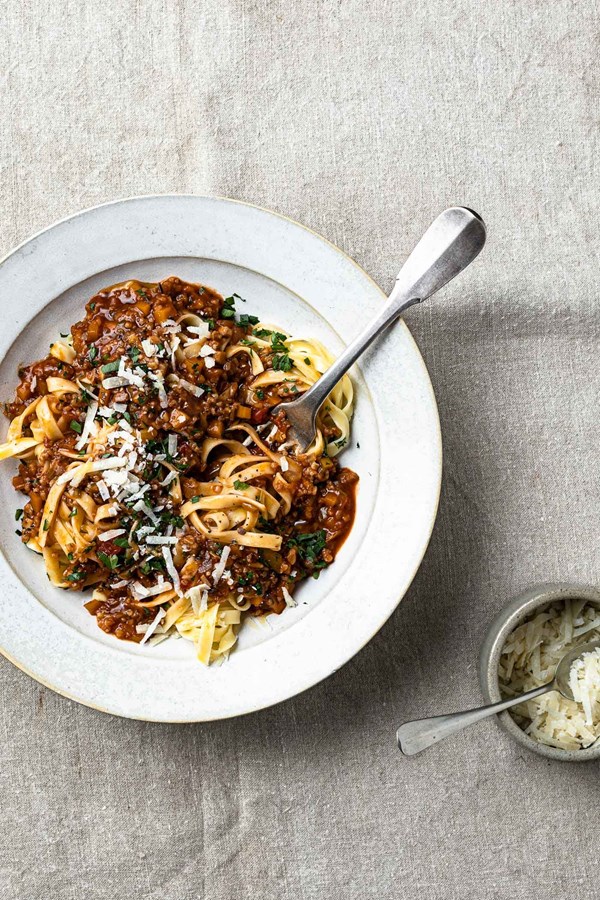 Pasta mit Grünkernbolognese
