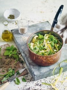 Pasta pesto & nut Parmesan