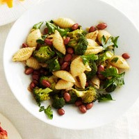 Pasta, red bean, and parsley toss