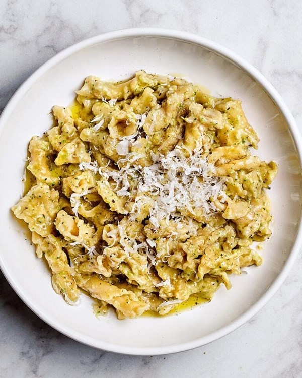 Pasta ‘risotto’ with broccoli and walnut pesto