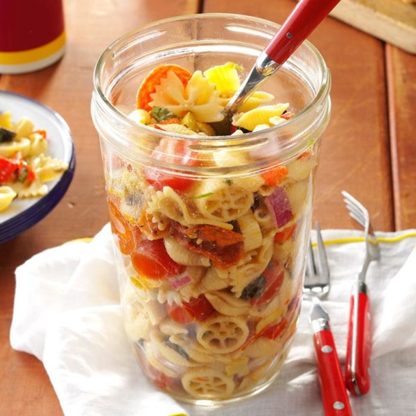 Pasta salad in a jar