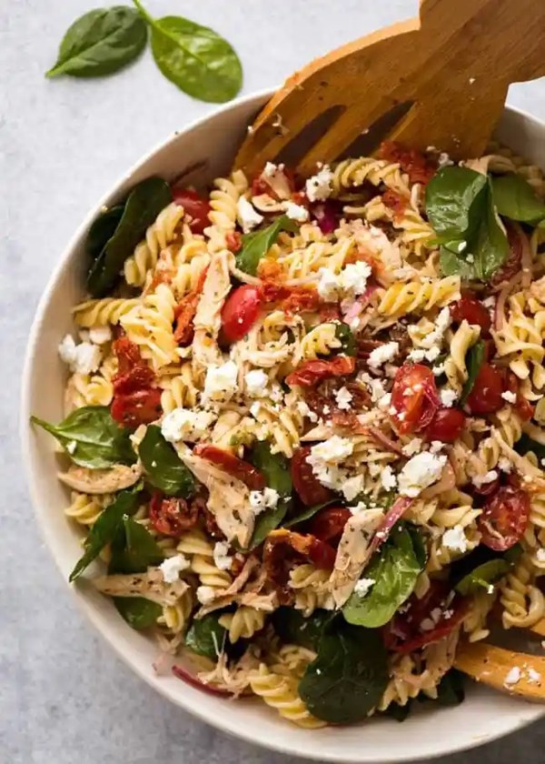 Pasta salad with sun dried tomatoes