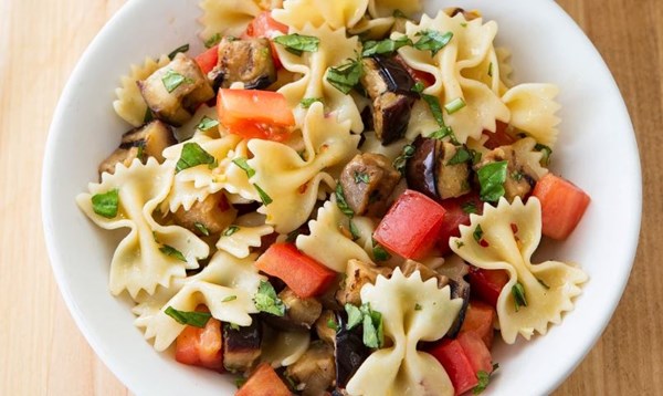 Pasta salad with tomatoes and grilled eggplant