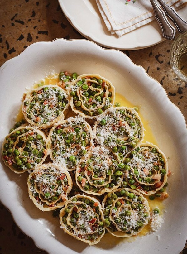 Pasta strudel, with peas & pancetta (Strucolo in straza con piselli e pancetta)