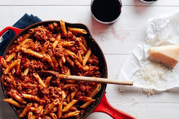 Pasta with 15-minute meat sauce 
