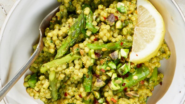 Pasta with arugula and arugula-pistachio pesto