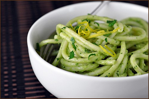 Pasta with avocado cream sauce