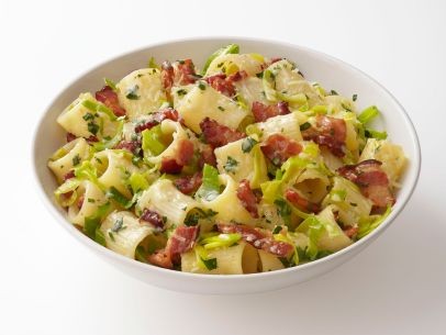 Pasta with bacon and leeks