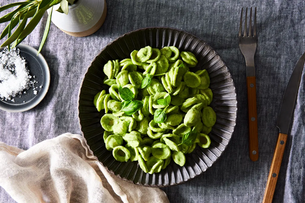 Pasta with basil cashew cream