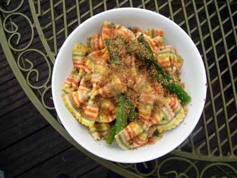 Pasta with broccoli, anchovies and chilli