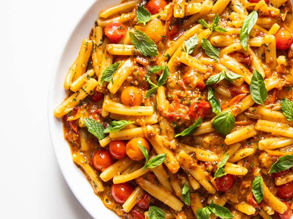 Pasta with burst cherry tomatoes and XO sauce 