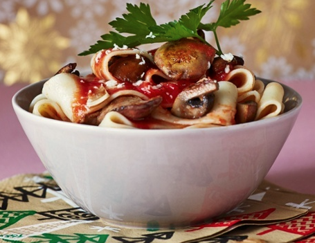 Pasta with chicken livers and mushrooms