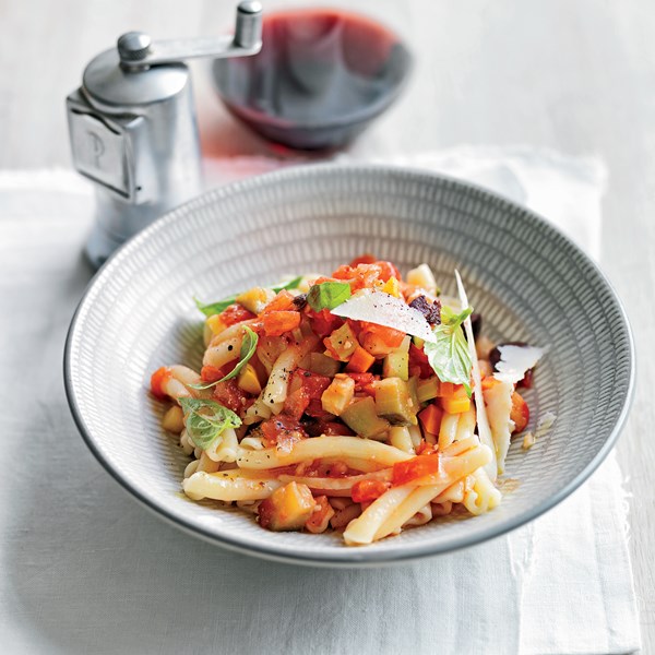 Pasta with chunky tomato & summer vegetable sauce [Barbara Lynch]