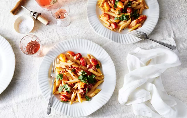 Pasta with creamy cherry tomato sauce 
