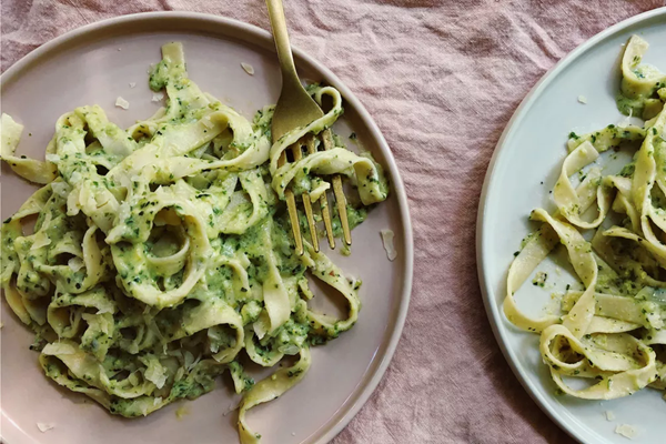 Pasta with creamy zucchini pesto