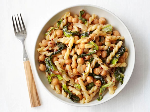Pasta with escarole and chickpeas