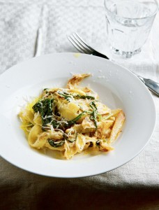 Pasta with fennel, arugula and lemon