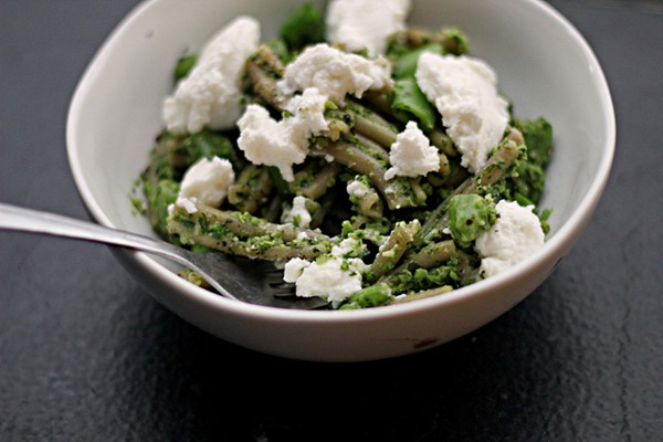 Pasta with garlic scapes pesto, sugar snap peas and ricotta