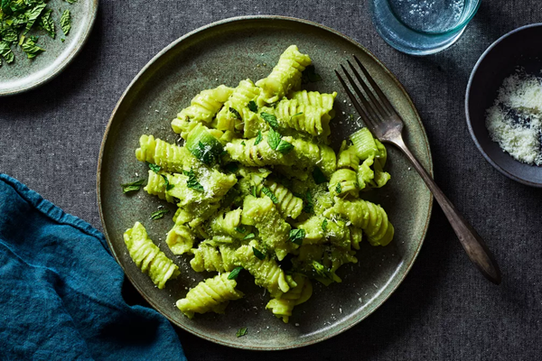 Pasta with green pea sauce & lots of pecorino