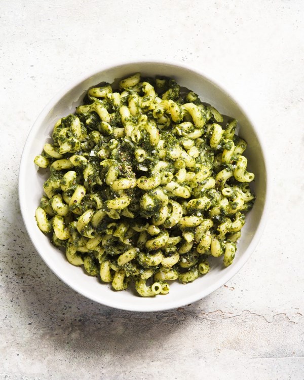 Pasta with kale, garlic and lemon