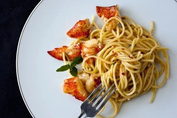 Pasta with lobster, chiles, and mint