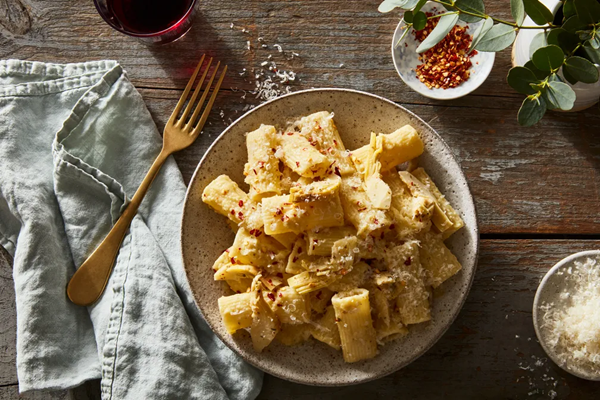 Pasta with marinated artichoke sauce